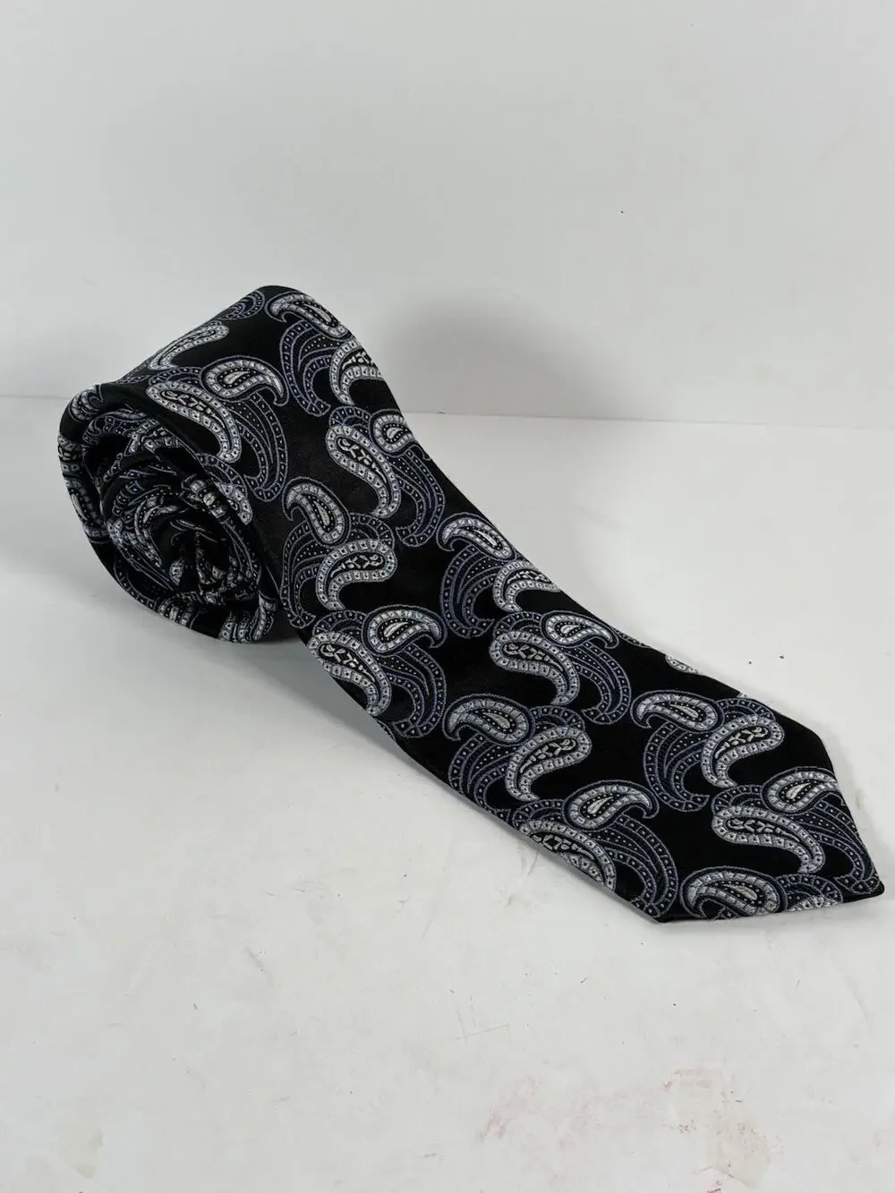 Michael Kors Mens 100% Silk Tie Black Blue Silver Paisley Designer Necktie